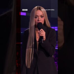 Rita Ora's tearful tribute to Liam Payne. #LiamPayne #MTVAwards #BBCNews