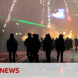 Protests continue in Georgia after EU bid suspended | BBC News