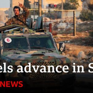 Thousands flee Syrian city Homs as rebels advance further | BBC News