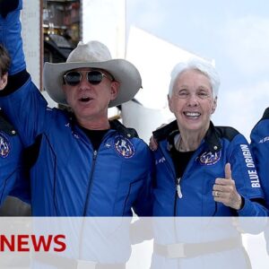 Jeff Bezos's Blue Origin prepares to launch first rocket into space | BBC News