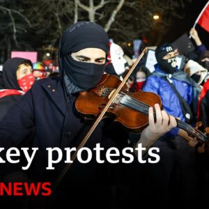 Thousands turn out for Turkey's seventh night of protests after more than 1,400 arrests | BBC News