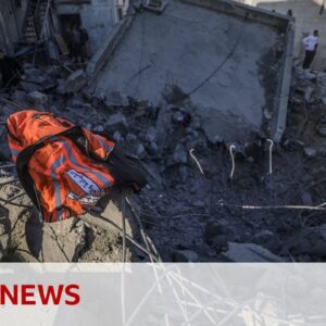 Israeli air strike destroys part of last fully functional hospital in Gaza City | BBC News
