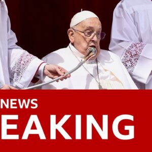 Pope Francis appears on Easter Sunday after serious illness | BBC News