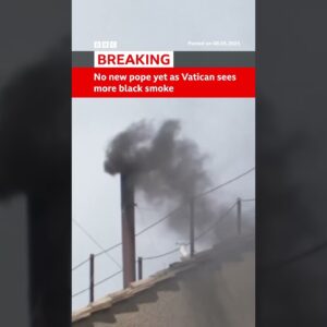 Black smoke emerges from Sistine Chapel on second day of conclave. #Pope #BBCNews