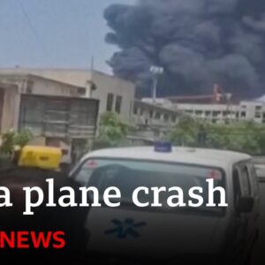 Passenger plane heading for London crashes in India | BBC News
