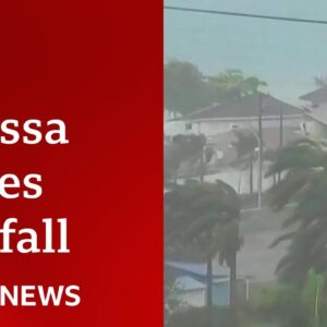 Hurricane Melissa makes landfall in Jamaica with violent 185 mph winds | BBC News