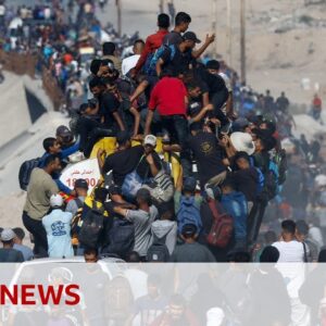 Palestinians begin returning to Gaza's north | BBC News