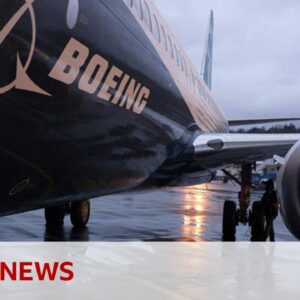 US judge dismisses criminal case against Boeing for fatal crashes | BBC News