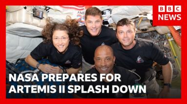 How the Artemis II crew will splash down on Earth | BBC News