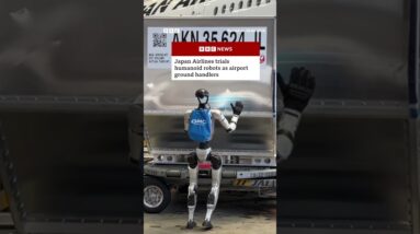 Robots help load cargo into planes at Tokyo's Haneda airport. #BBCNews