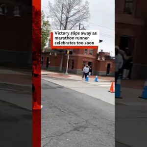 Runner wins Delaware Marathon by less than a second. #BBCNews