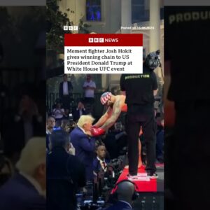 Trump and thousands of others watch UFC fight on White House lawn. #UFC #DonaldTrump #BBCNews