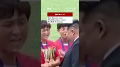 Kim Jong Un meets North Korea's women's football champions. #BBCNews