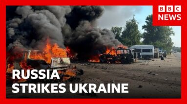At least 17 killed in Russian strike on Ukraine | BBC News