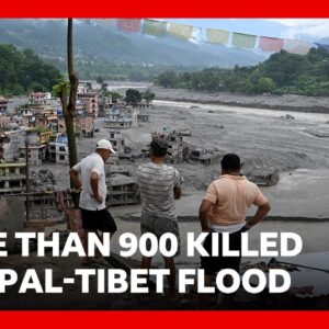 More than 900 people killed in Nepal-Tibet flood | BBC News