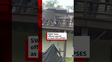 Watch moment deck collapses during SWAT Team operation in Missouri. #US #BBCNews