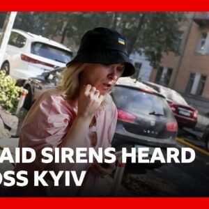 Air raid sirens heard across Kyiv | BBC News