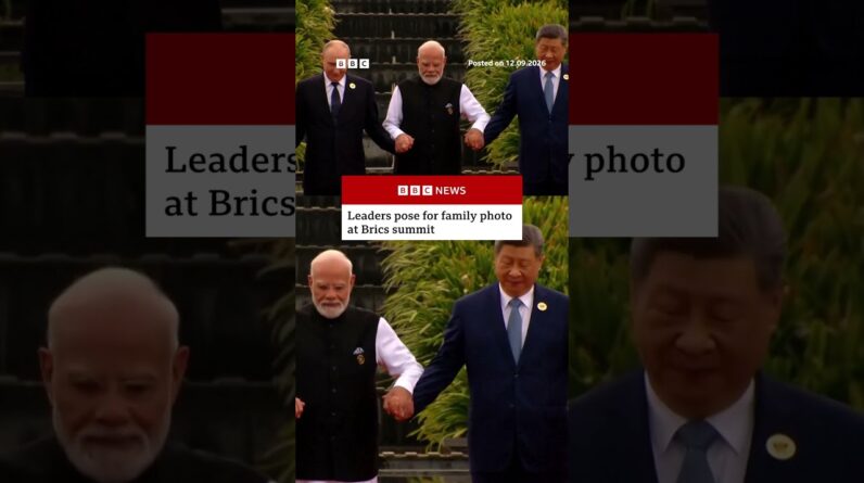 World leaders pose for family photo at Brics summit. #Brics #Delhi #BBCNews
