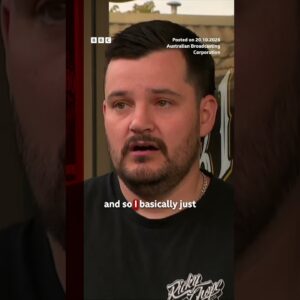 Barber says he pulled Australian MP attacker from car. #Australia #BBCNews