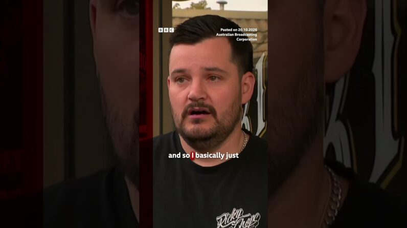 Barber says he pulled Australian MP attacker from car. #Australia #BBCNews