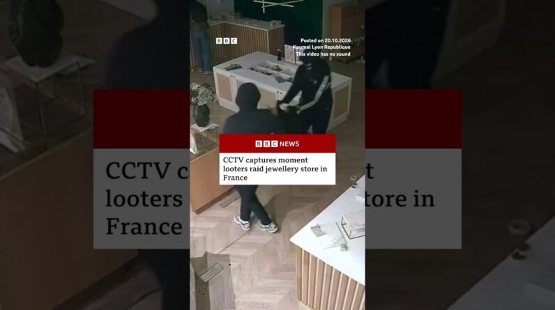 CCTV captures moment looters raid jewellery store in France. #France #Lyon #BBCNews